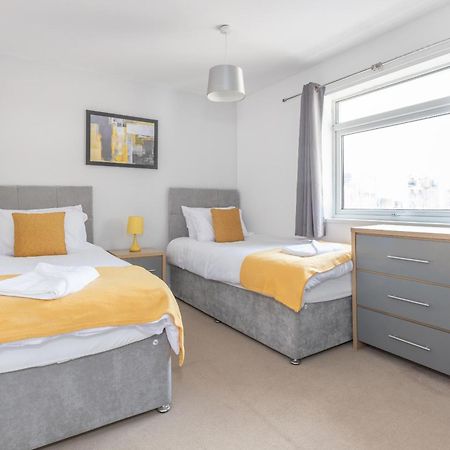 Opp B'Ham - Freshly Refurbished Walls And Carpets! Big Savings Booking 7 Days Or More! Apartamento Marston Green Exterior foto