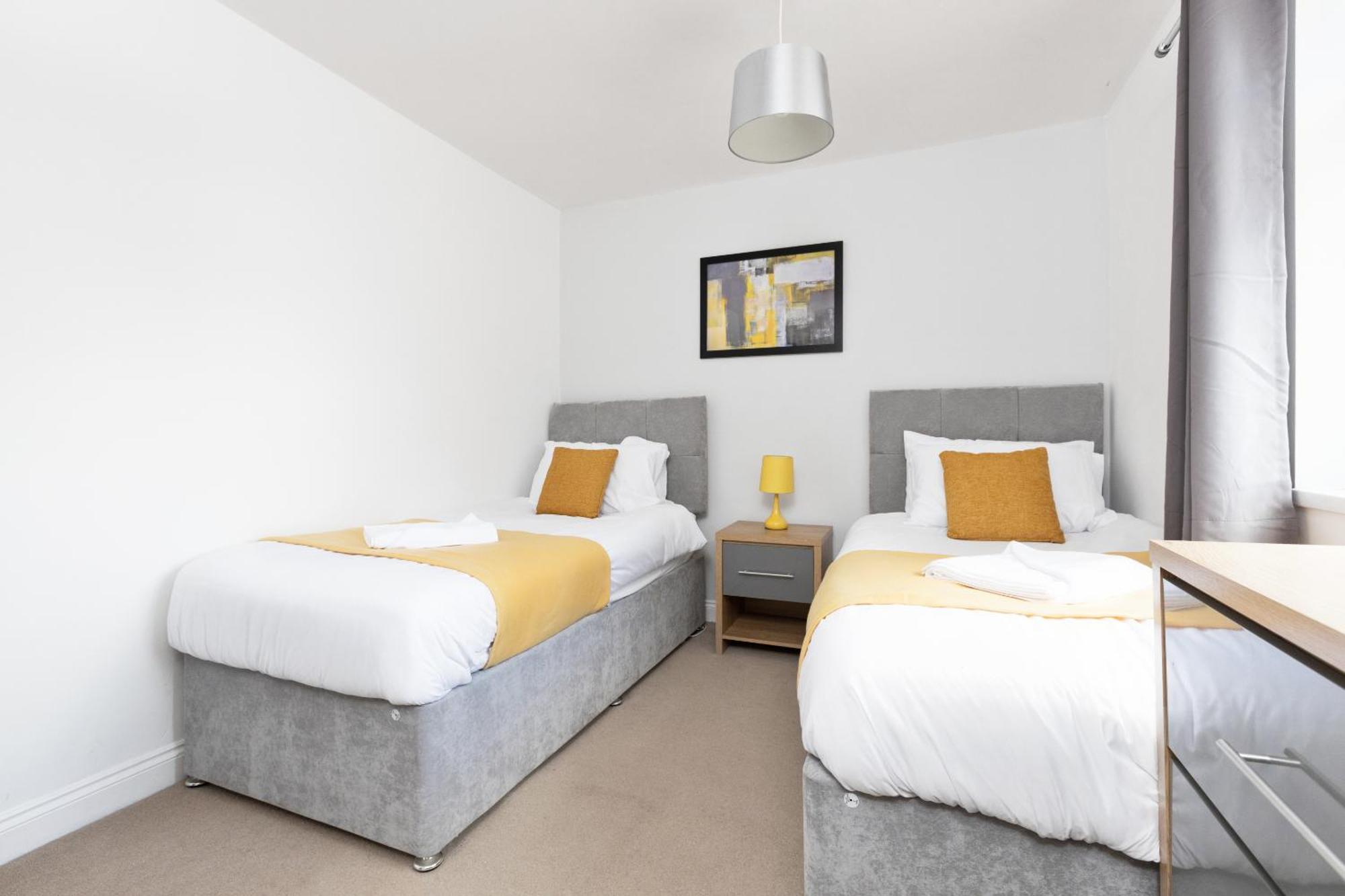 Opp B'Ham - Freshly Refurbished Walls And Carpets! Big Savings Booking 7 Days Or More! Apartamento Marston Green Exterior foto