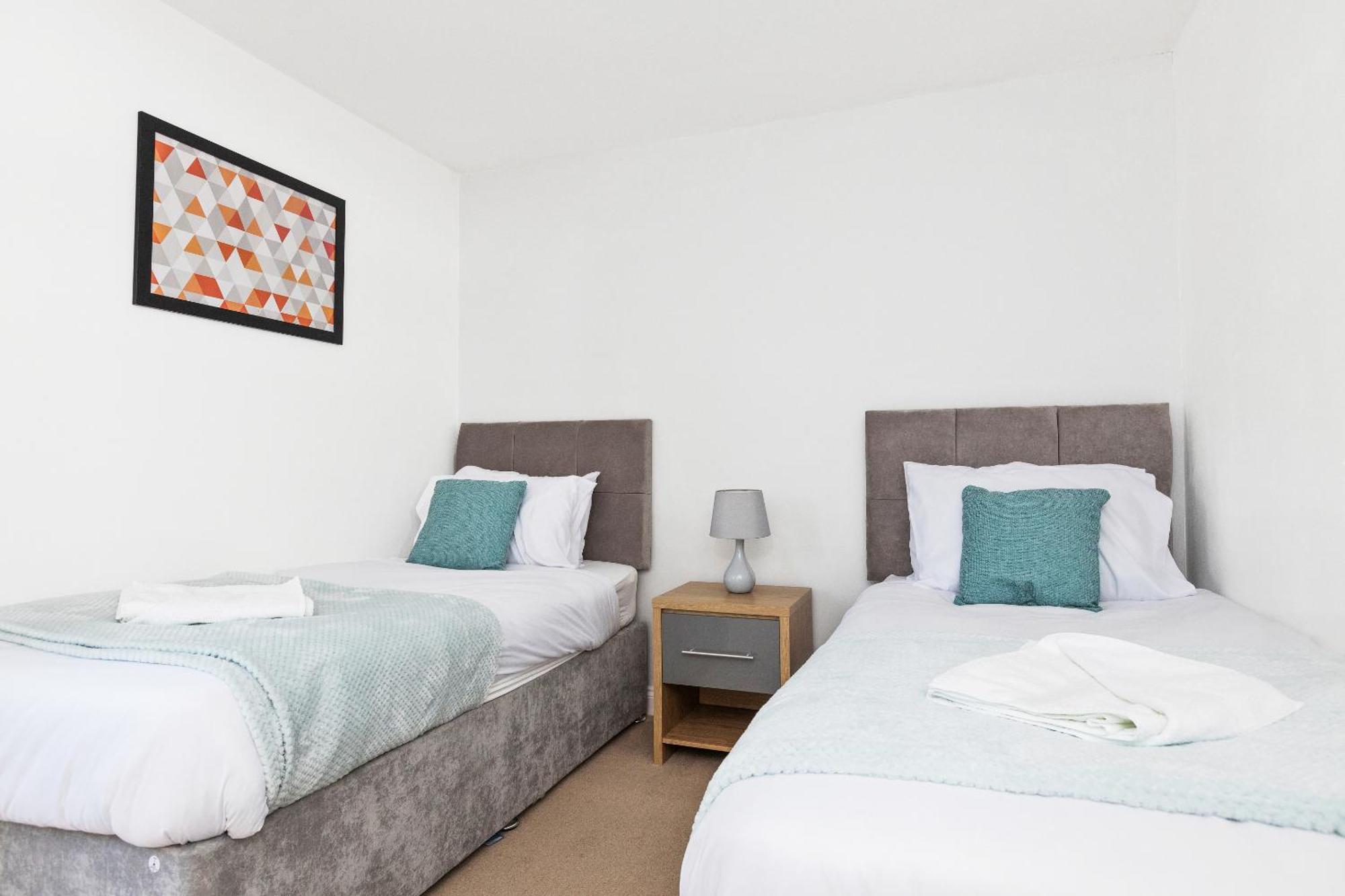 Opp B'Ham - Freshly Refurbished Walls And Carpets! Big Savings Booking 7 Days Or More! Apartamento Marston Green Exterior foto