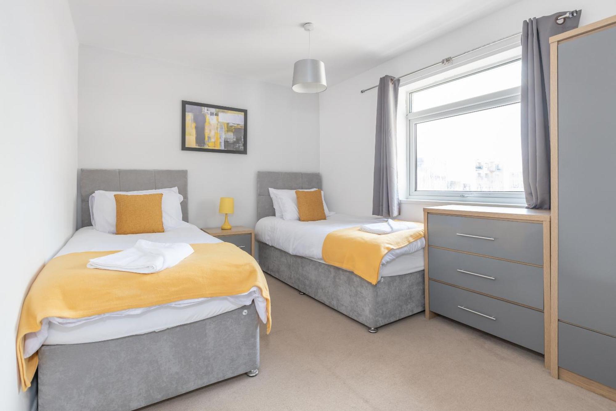 Opp B'Ham - Freshly Refurbished Walls And Carpets! Big Savings Booking 7 Days Or More! Apartamento Marston Green Exterior foto